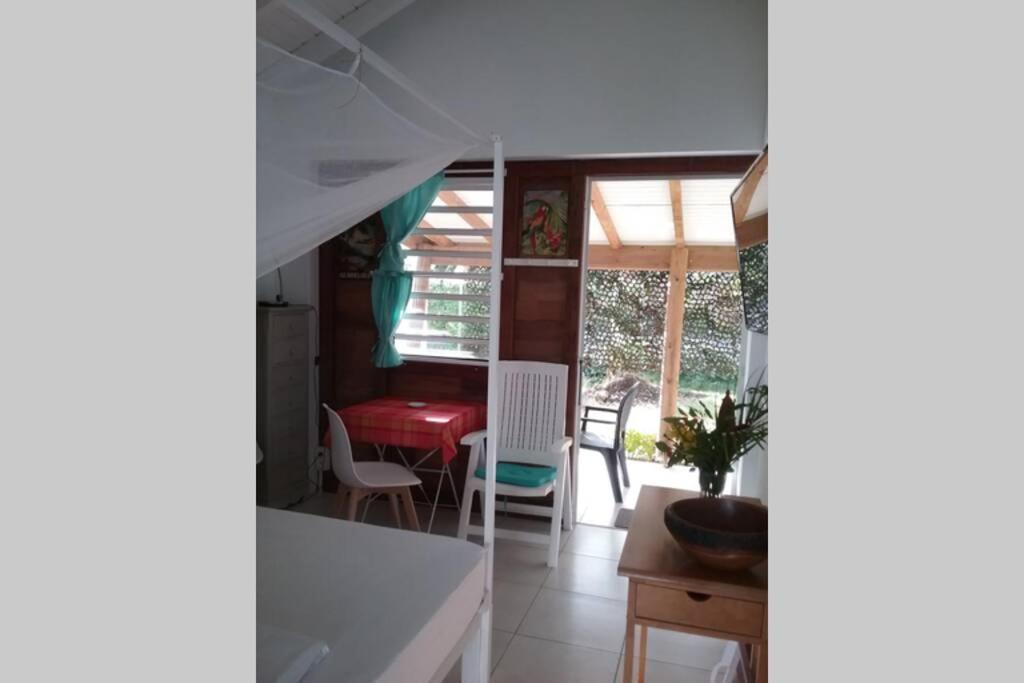 Gite Cajou Dans Jardin Tropical Ventile A Sainte-Anne Exterior photo